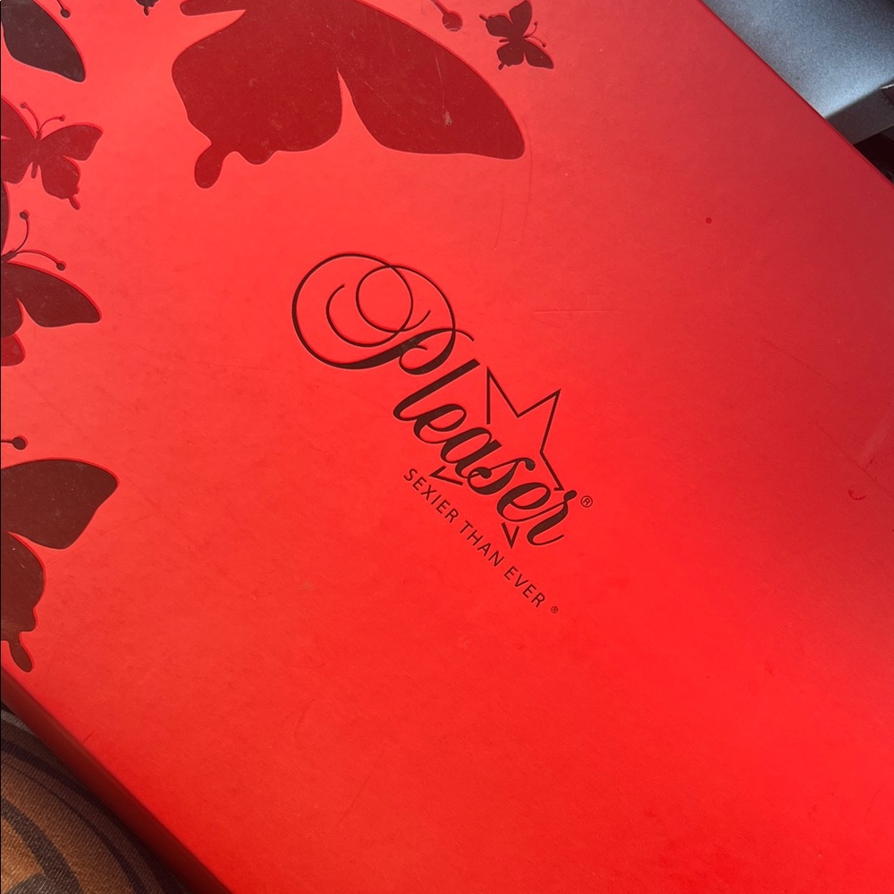 Pleaser Vibrant Red Butterfly Box